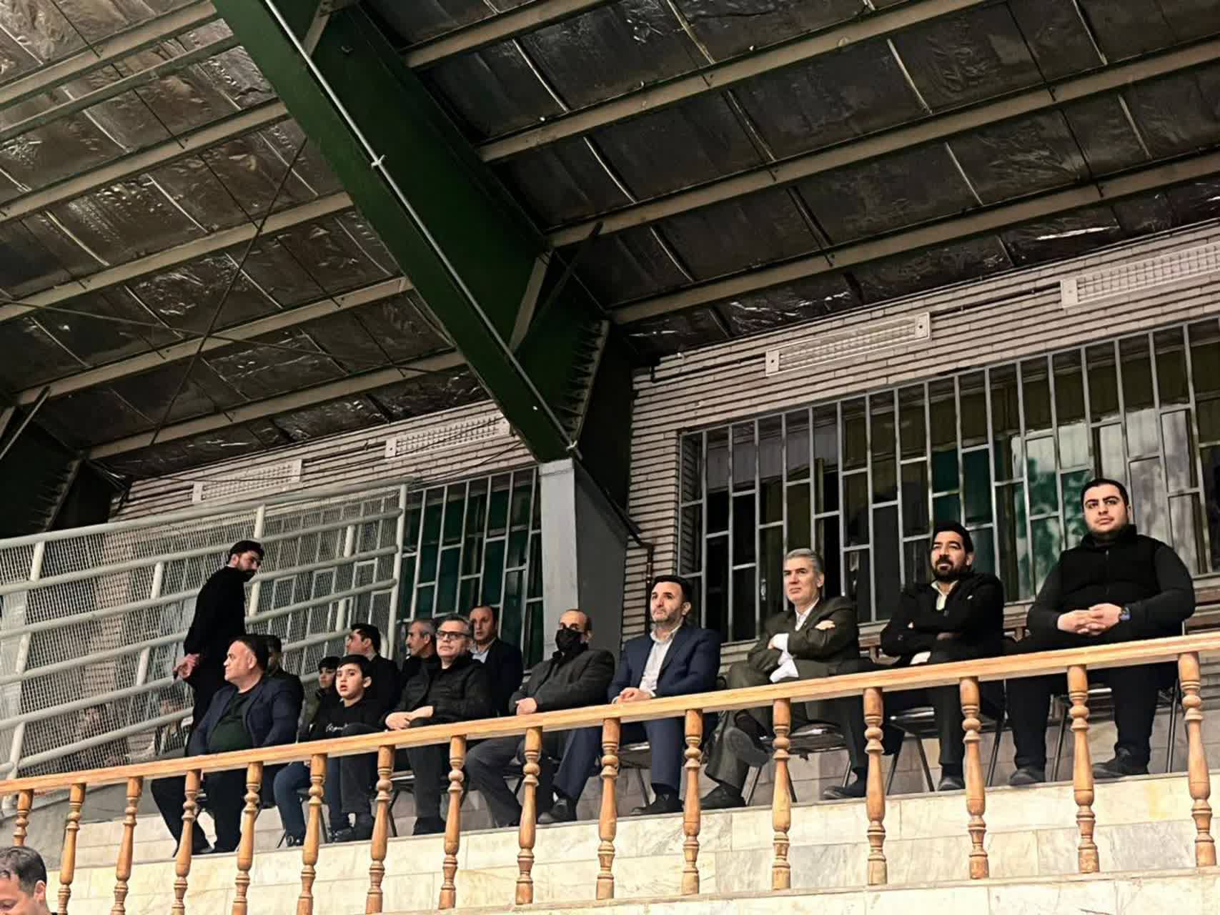 🔹دیدار پایانی مسابقات فوتسال جام کارکنان ادارات (فجر) شهرستان سلماس با حضور فرماندار این شهرستان و بخشدار مرکزی برگزار شد و تیم بخشداری مرکزی با نتیجه 3 بر 1 دادگستری سلماس را شکست داد و عنوان قهرمان