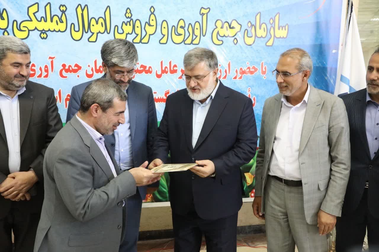 آیین تحویل 10 واگن قطار مسافری متروکه سازمان جمعآوری و فروش اموال تملیکی به بخش خصوصی با حضور استاندار آذربایجانغربی