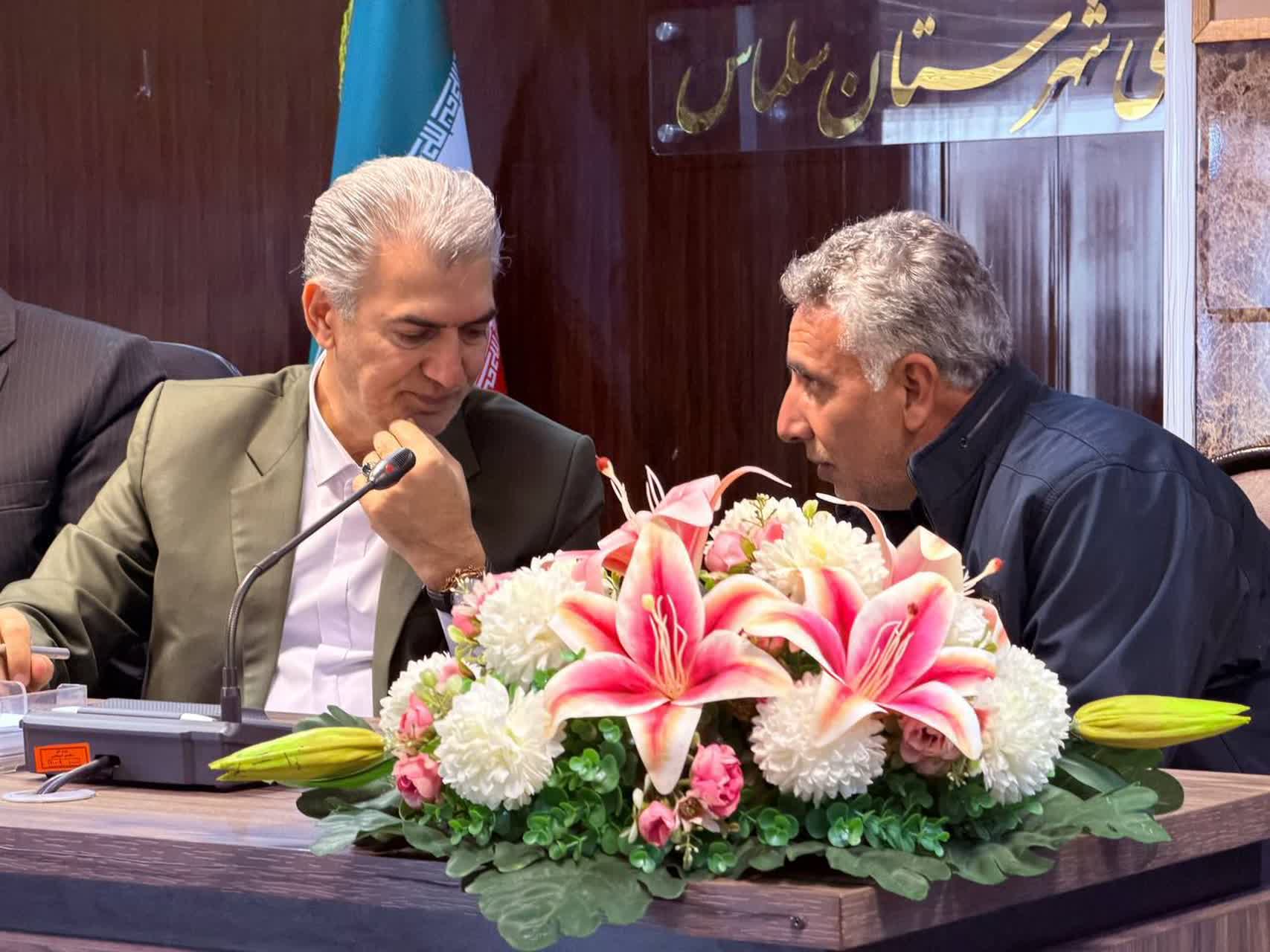 ✅️چهار ساعت گفتوگوی بیواسطه مردم با علی علائی؛ چهارشنبههای پاسخگویی در فرمانداری سلماس