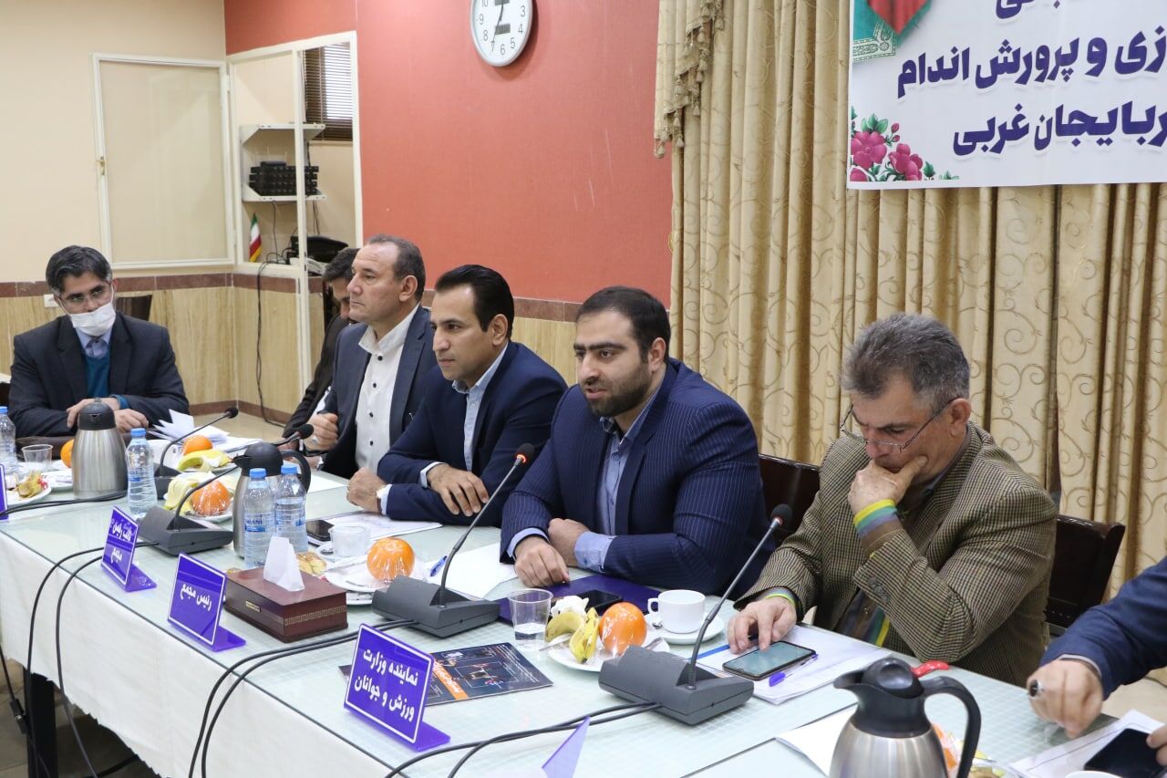 میزبانی یکی از مسابقات بینالمللی بدنسازی را به آذربایجانغربی اختصاص میدهیم