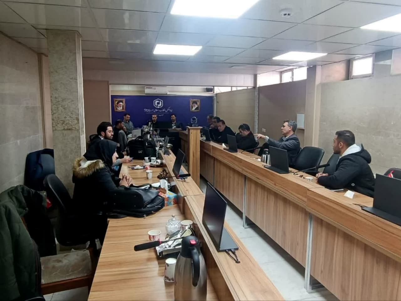 حضور بخشدار محترم بخش مرکزی سلماس و دهیاران محترم روستاهای سلطان احمد، هدر، کوچمشک و هدر در جلسه کمیته تصویب بازنگری و تغییرات طرح های هادی در محل بنیاد مسکن انقلاب اسلامی استان