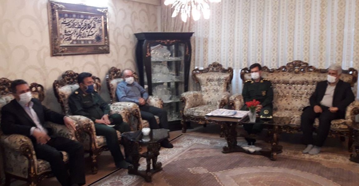 دیدار از خانواده های معظم شهداء ایثارگران و رزمندگان دفاع مقدس درشهرستان سلماس