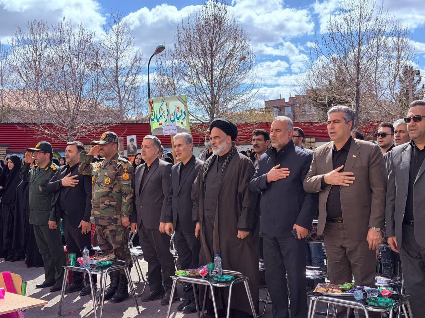 آیین گرامیداشت چهلمین روز شهادت دانش‌آموزان میناب با حضور فرماندار و مسئولین در سلماس برگزار شد