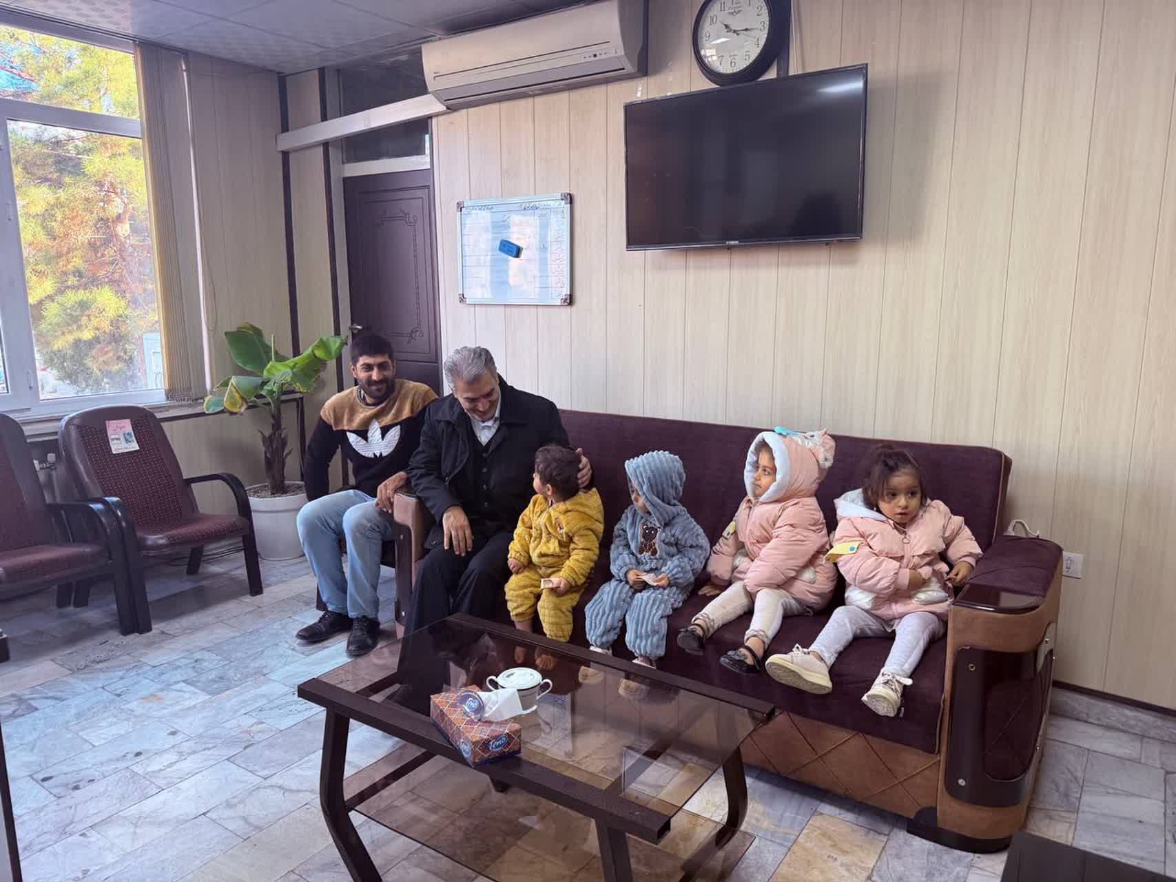 ✳️ دیدار فرماندار شهرستان سلماس با خانواده چهارقلوها