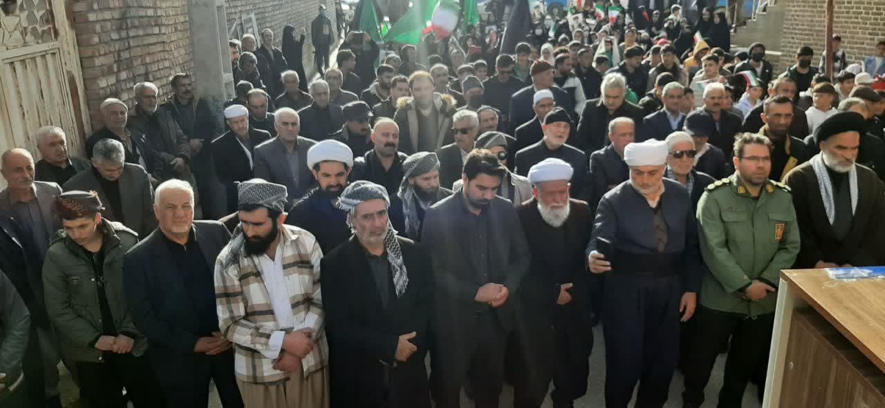 🔻با حضور امام جمعه سلماس،علائی فرماندار و جمعی از مسئولین شهرستان و مردم همیشه در صحن