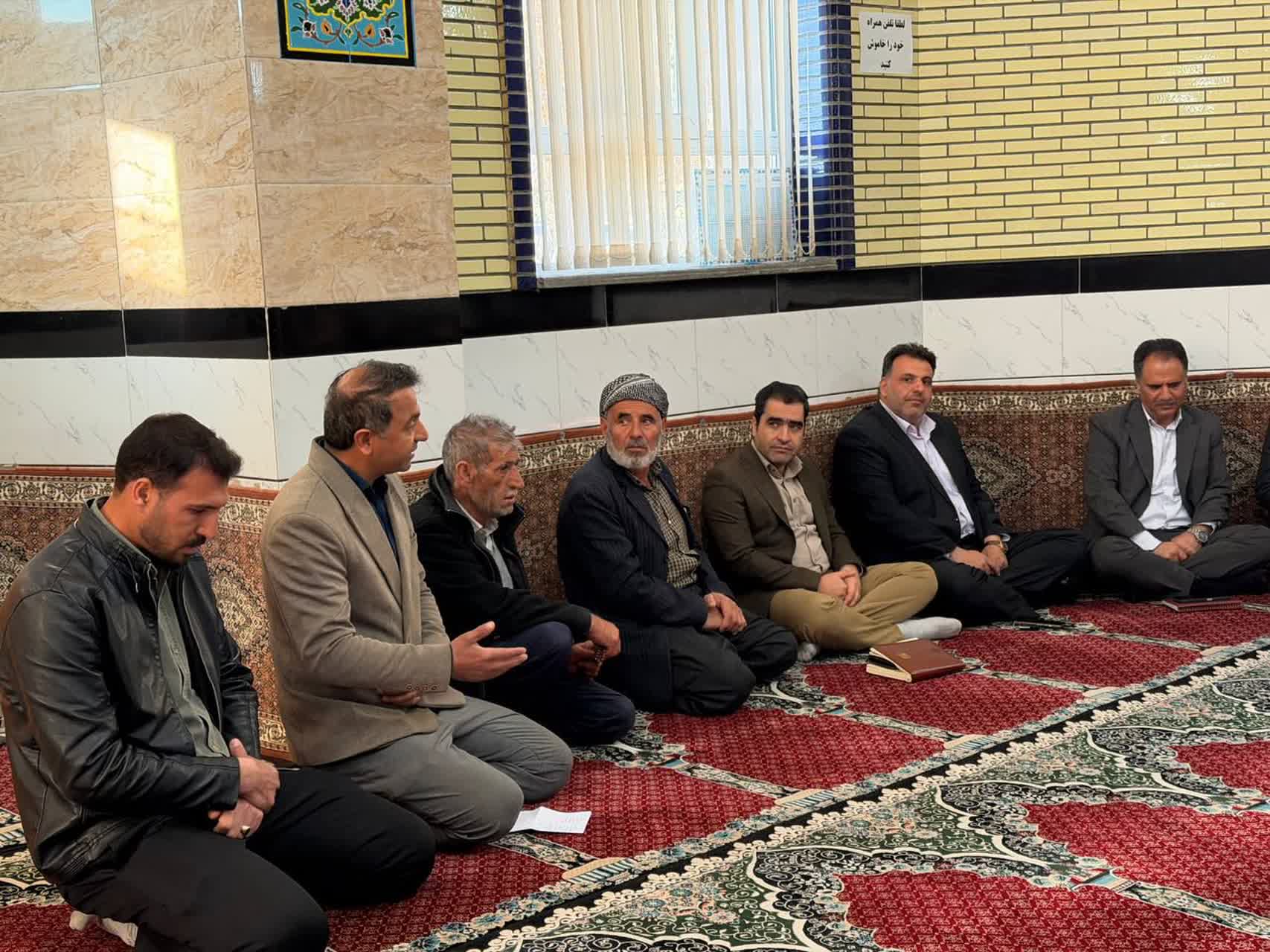 بازدید فرماندار و نماینده مردم شریف سلماس در مجلس شورای اسلامی از روستای وردان در قالب کاروان خدمت