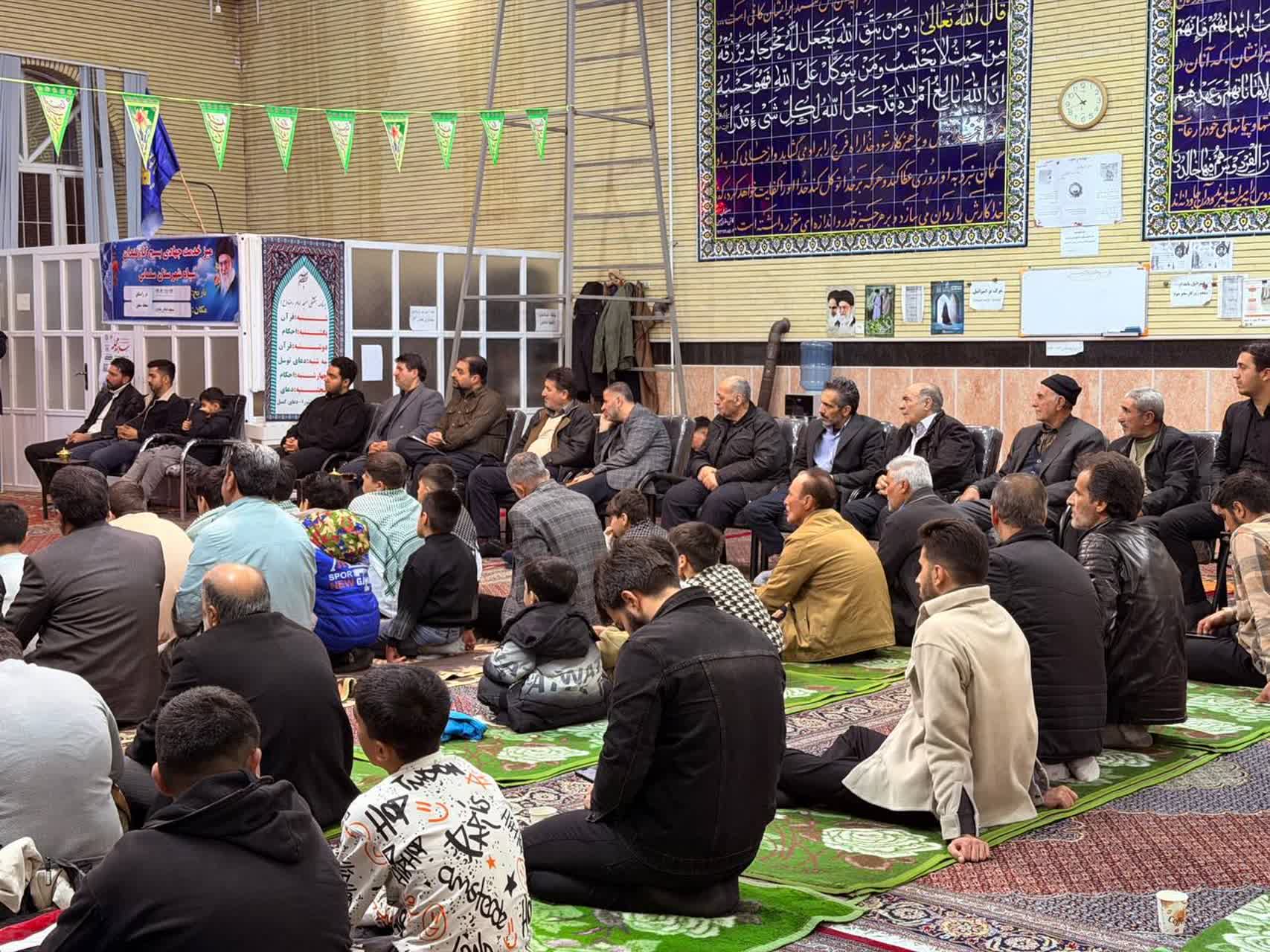 برگزاری میز خدمت جهادی محله محور در سلماس با حضور فرماندار و پاسخگویی مستقیم به مطالبات مردمی