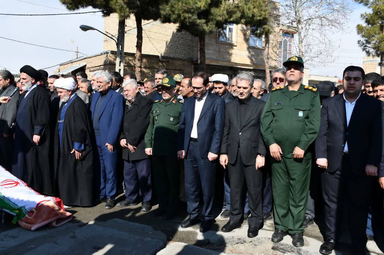 آیین تشییع پیکر مطهر مادر شهیدان ورمزیار با حضور پرشور آحاد مردم شریف شهرستان،خانواده‌های معظم شهدا، ایثارگران و جمعی از مسئولان استانی و شهرستانی برگزار شد و بار دیگر صحنه‌ای از قدرشناسی و وفاداری مر