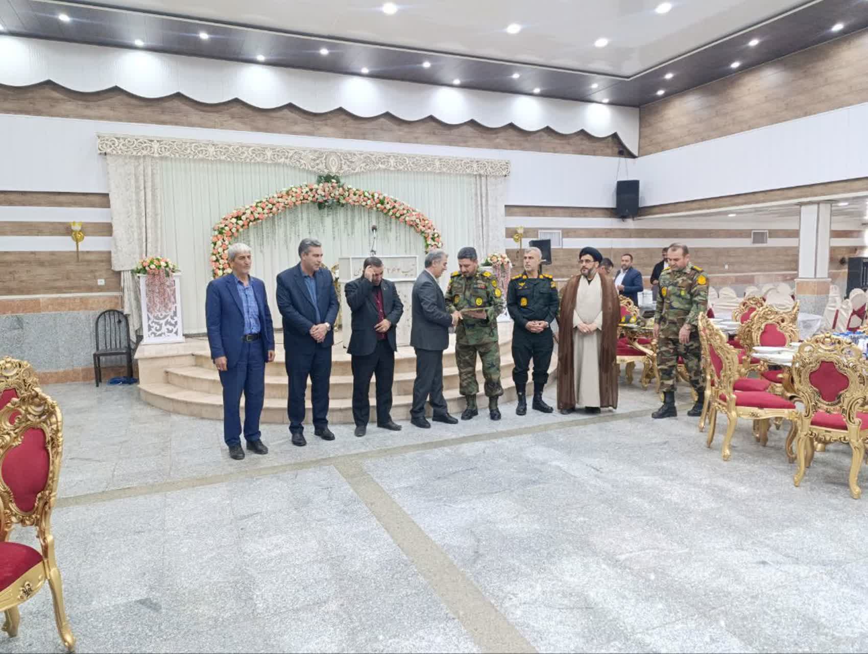 آیین کلنگزنی پروژه تعاونی مسکن ایثارگران به همت تیپ 264 شهید عبدی ارتش و با حضور علی علائی فرماندار سلماس و جمعی از مسئولان شهرستان، روز شنبه اول آذر برگزار شد.