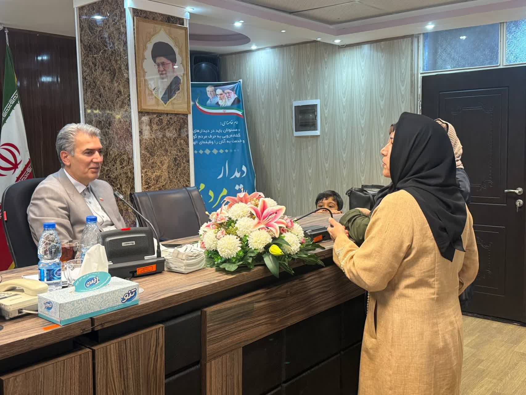 دیدار چهره‌به‌چهره و پنج‌ساعته فرماندار سلماس با بیش از 200 نفر از شهروندان