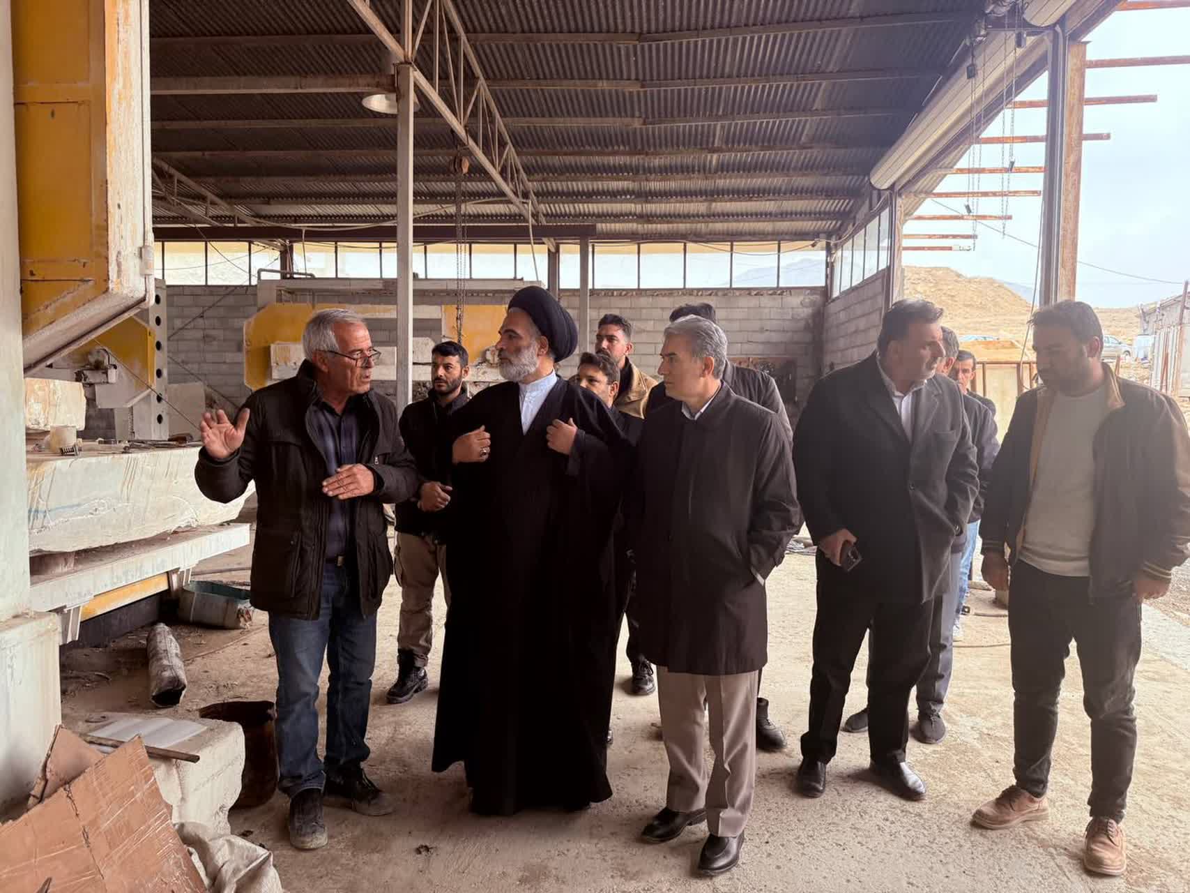 #حمایت_از_تولید بازدید فرماندار سلماس به همراه امام جمعه و اعضای کارگروه رفع موانع تولید از معدن سنگ مرمر روستای آجواج انجام شد