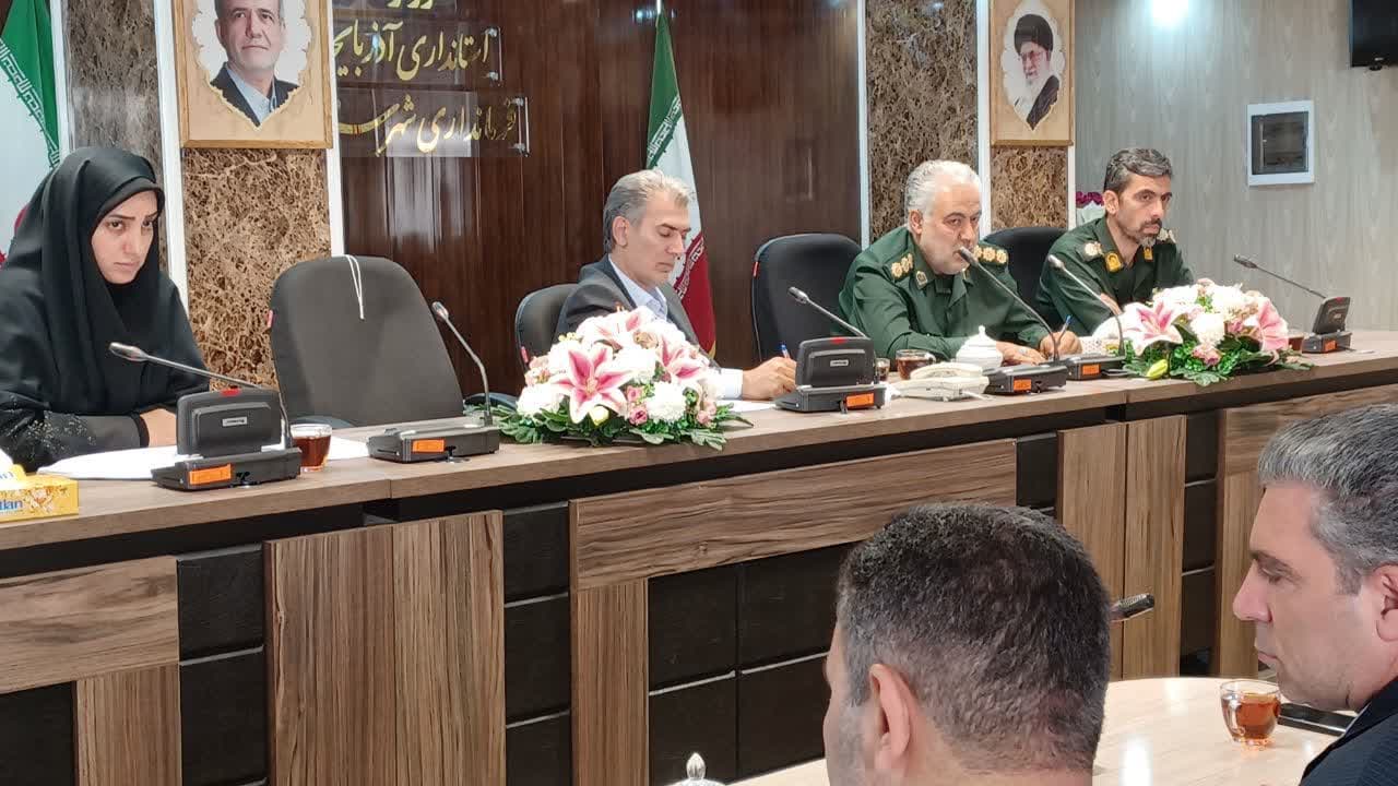جلسه شورای سیاستگذاری کنگره بزرگداشت 730 شهید والامقام سلماس، در راستای کنگره ملی گرامیداشت سرداران و 12 هزار شهید استان آذربایجان غربی، با ریاست علی علائی فرماندار سلماس، سرهنگ پاسدار منصور یوسفی دب