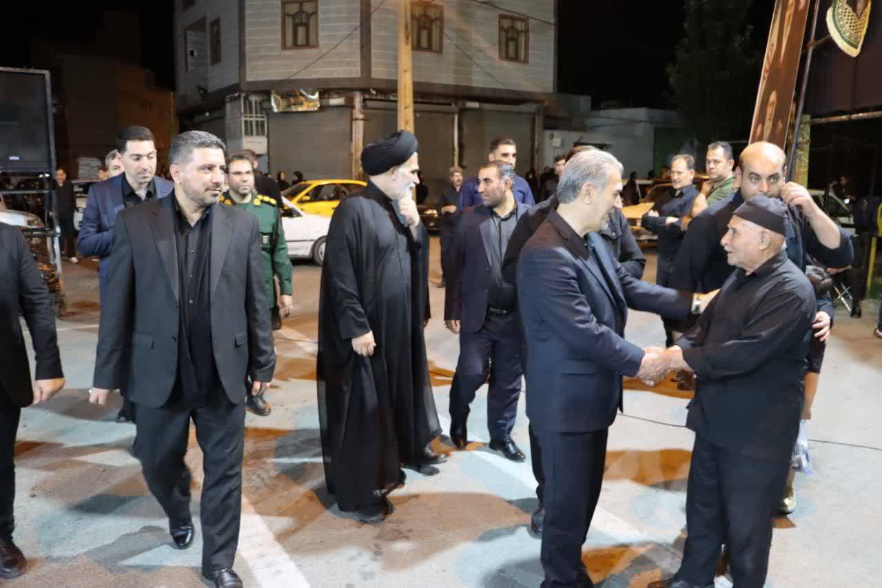 حضور فرماندار شهرستان سلماس بهمراه امام جمعه،دادستان عمومی و انقلاب،فرمانده ارتش و سپاه در مراسم عزاداری مساجد و هیئات حسینی
