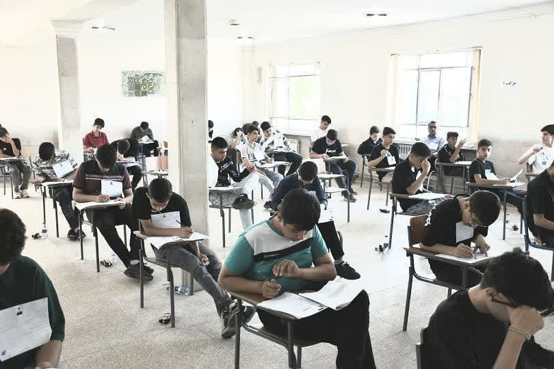 ♦️بازدید فرماندار از روند برگزاری آزمون ورودی پایه دهم