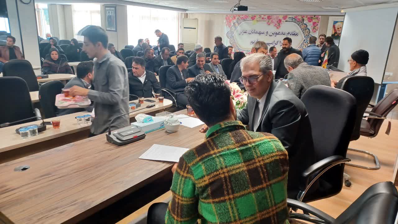 ✳️ گفتوگوی بیواسطه مردم سلماس با فرماندار؛ علائی پای مشکلات نشست و دستور پیگیری داد