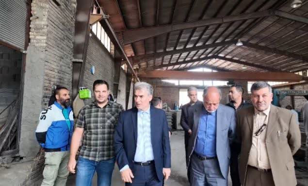 بازدید فرماندار و نماینده از کارخانه تولید محصولات بتنی