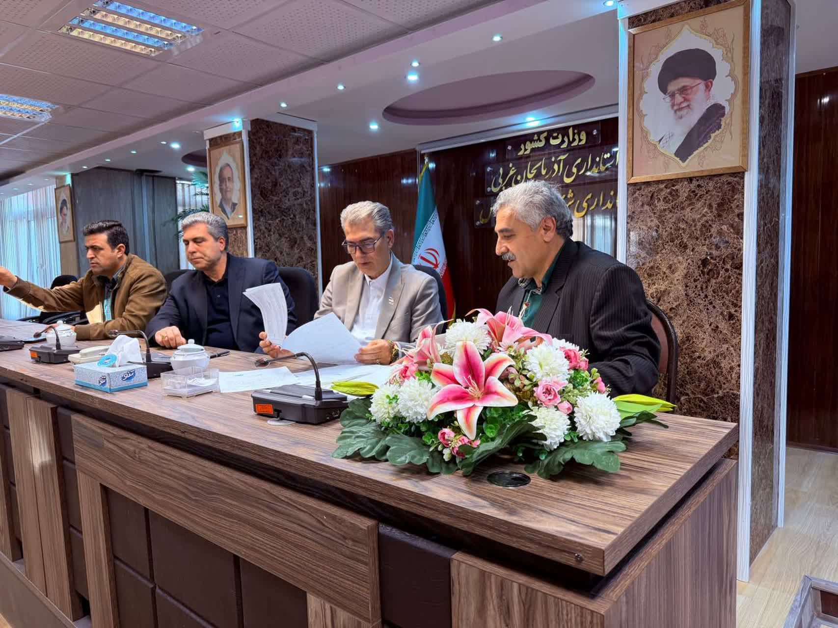 🇮🇷چهل و هفتمین فجر پیروزی🇮🇷  برگزاری ملاقات مردمی فرماندار سلماس و رؤسای ادارات شهرستان در ایام دهه فجر