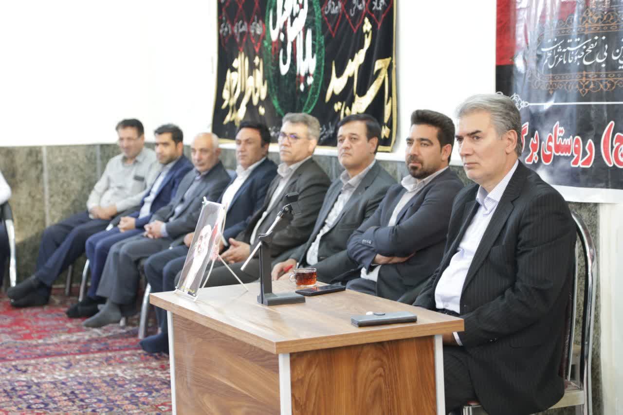 🔰میز خدمت جهادی با حضور فرماندار علائی در روستای برگشاد سلماس برگزار و مشکلات اهالی بررسی شد