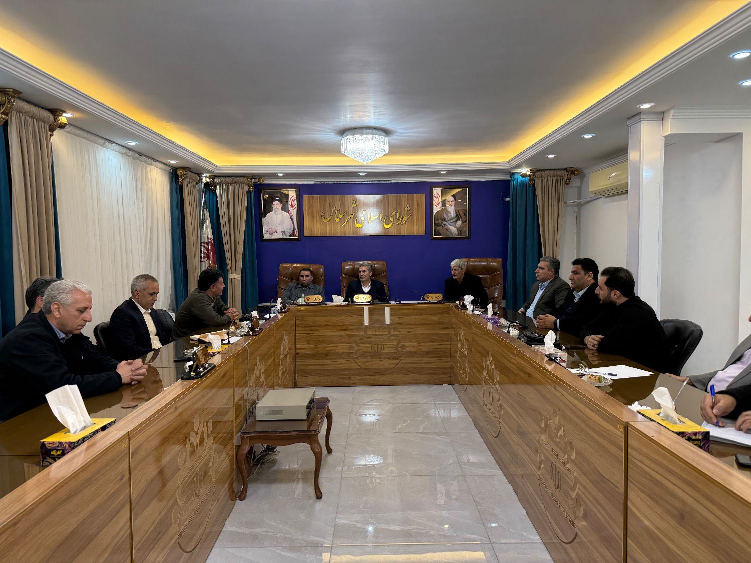 حضور فرماندار علی علائی در صحن شورای اسلامی شهر سلماس به منظور واگذاری ساختمان به دانشگاه پیام نور برگزار شد.