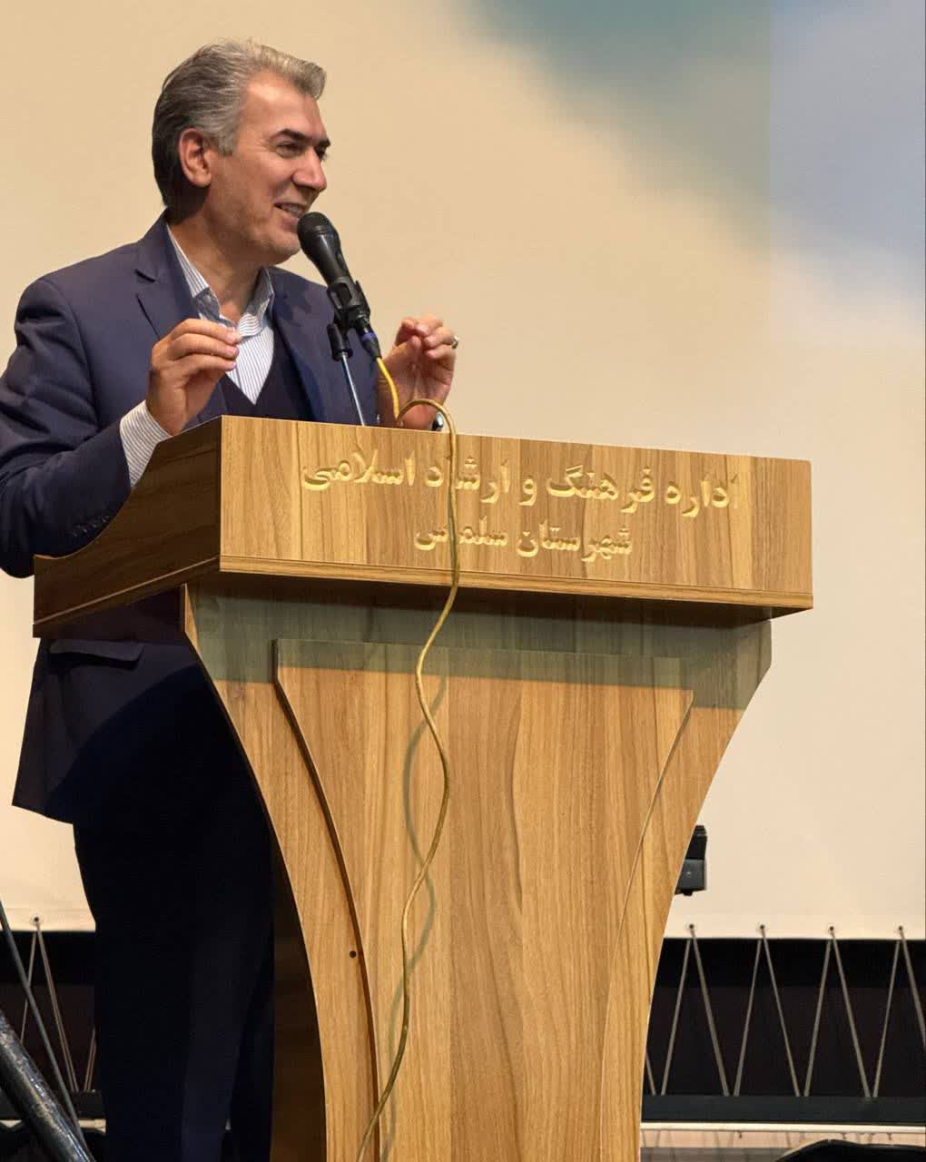 حضور مسئولان شهرستان سلماس در جشن نونهالان فوتبالیست