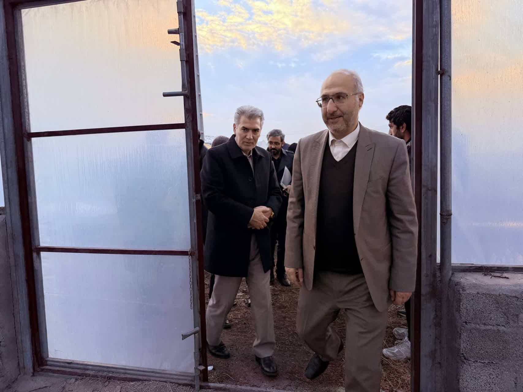 رئیس سازمان بازرسی استان آذربایجان غربی به‌همراه فرماندار شهرستان سلماس، نماینده مردم سلماس در مجلس شورای اسلامی، دادستان و جمعی از مدیران کل دستگاه‌های اجرایی استان از شهرک گلخانه‌ای شهرستان سلماس ب