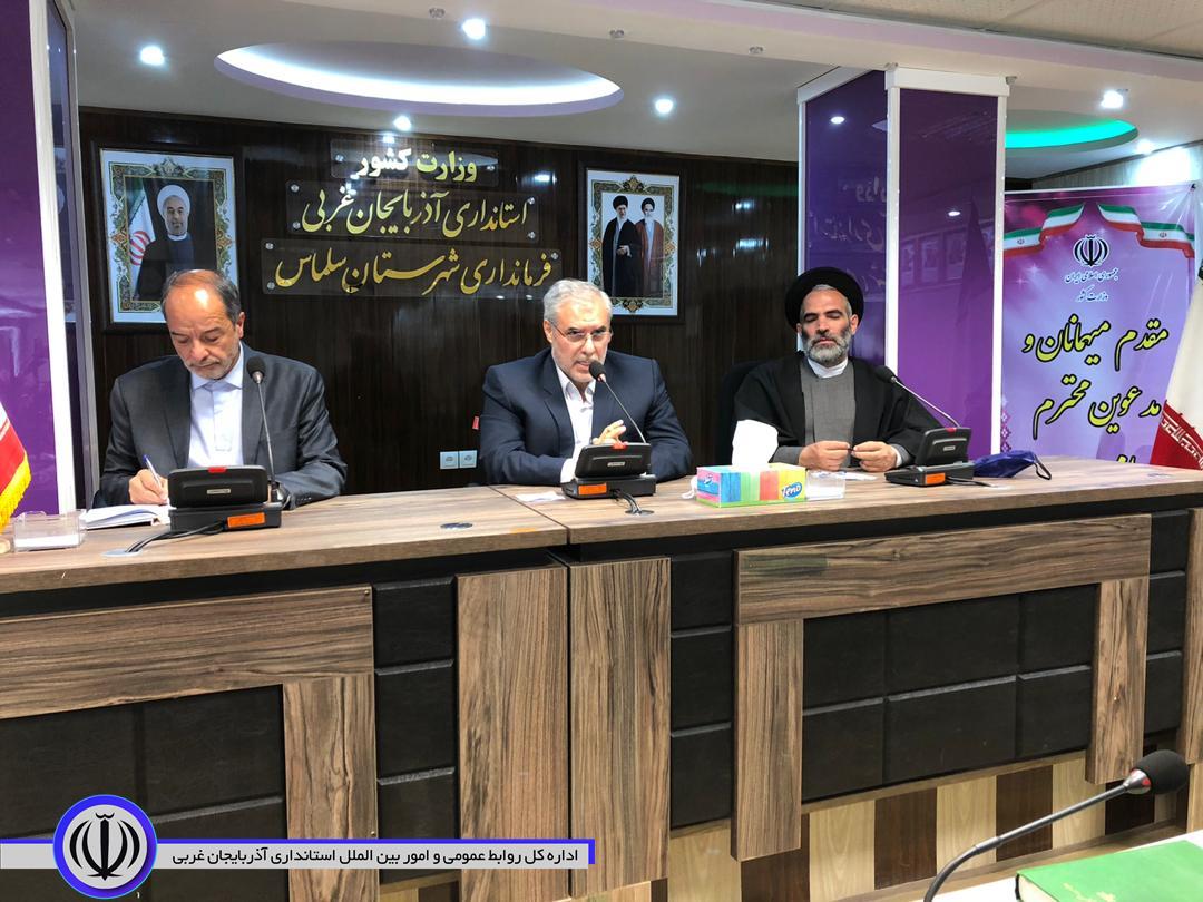 اعطای اعتبارنامه به منتخب مردم سلماس در یازدهمین دوره مجلس شورای اسلامی