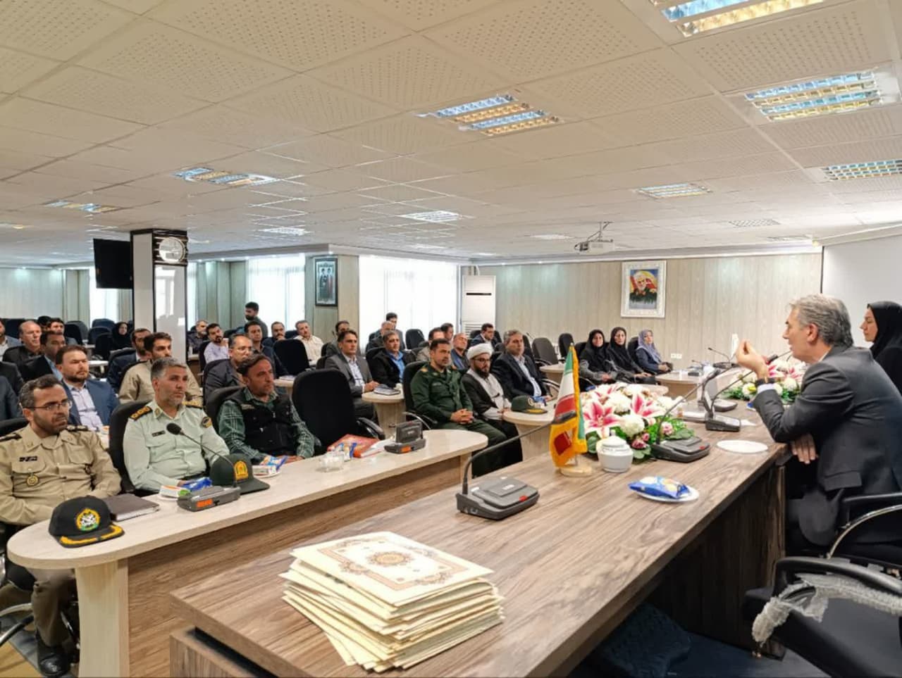 نشست صمیمی فرماندار با مسئولان روابط عمومی دستگاههای اجرایی سلماس