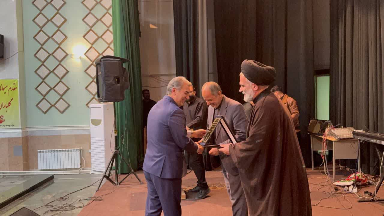 حضور مسئولان شهرستان سلماس در جشن نونهالان فوتبالیست