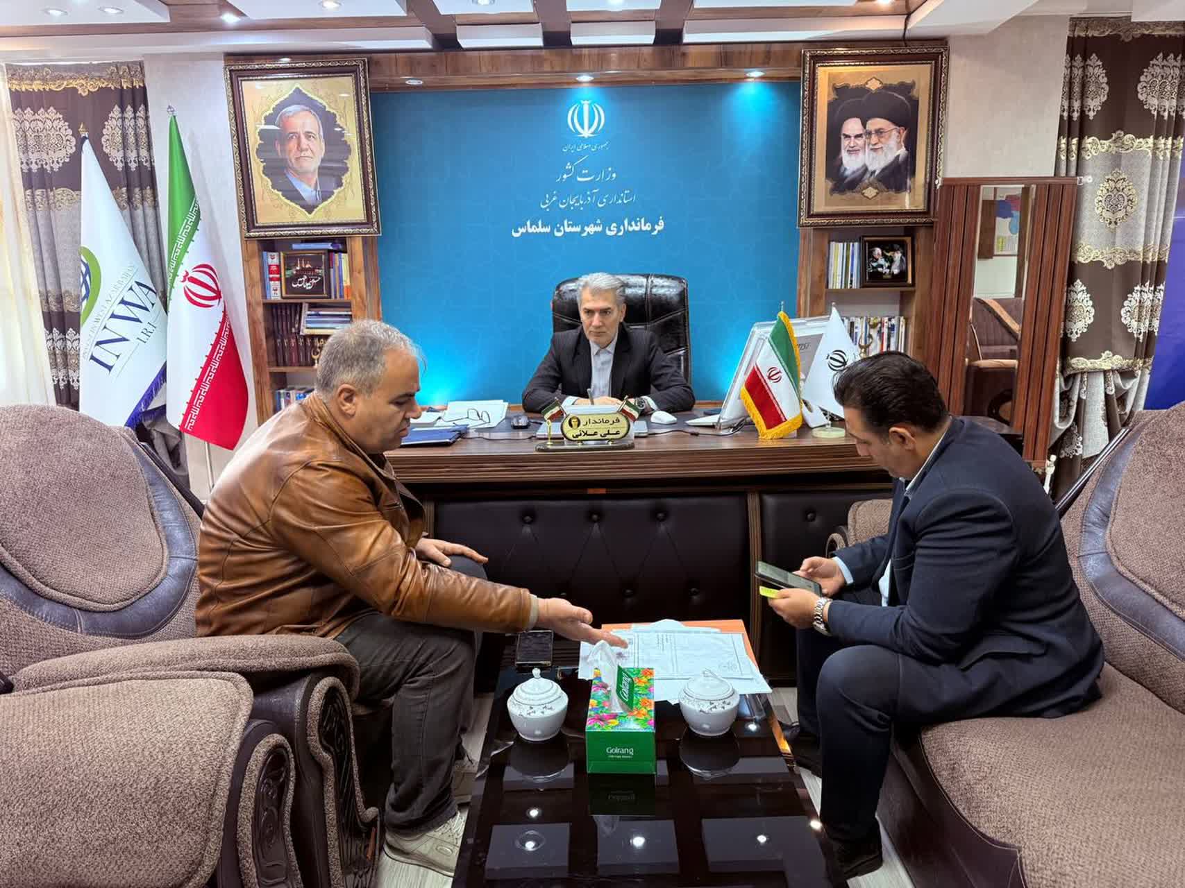 دیدار معاون اداره آموزش و پرورش و خیر مدرسه‌ساز با فرماندار با محوریت بررسی مسائل و مشکلات مدارس در شرف افتتاح روستاهای اوربان و هدر برگزار شد.