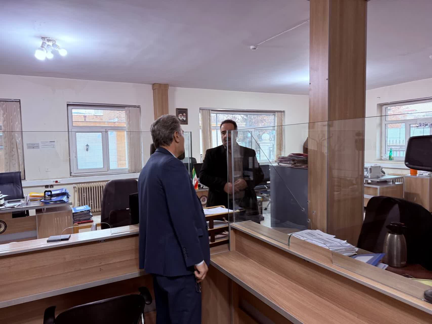 بازدید سرزده فرماندار شهرستان سلماس از اداره امور مالیاتی