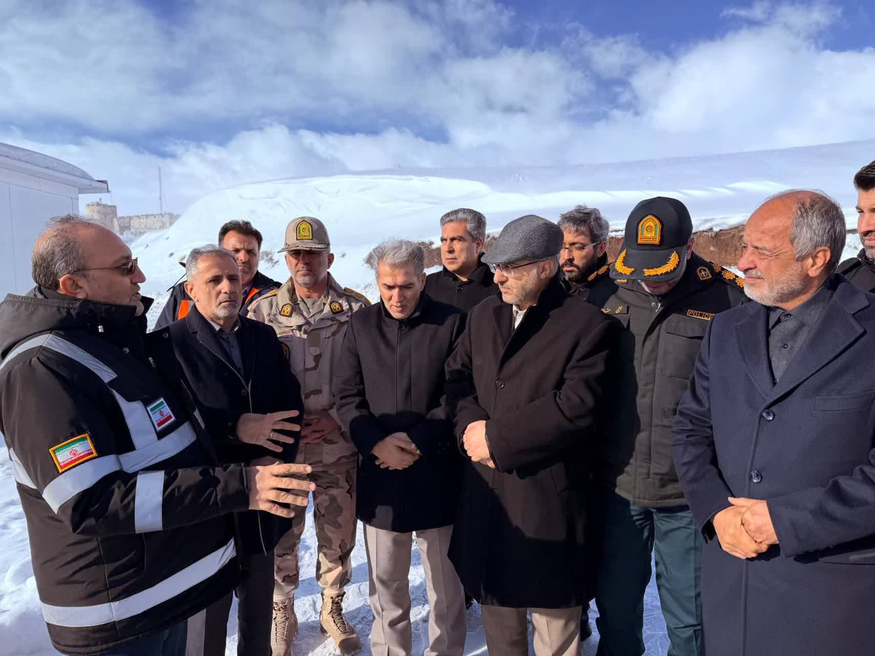 🔹در راستای پیگیری روند راه‌اندازی پایانه مرزی کوزه‌رش‌رئیس سازمان بازرسی استان آذربایجان غربی به‌همراه فرماندار شهرستان سلماس، نماینده مردم سلماس در مجلس شورای اسلامی و جمعی از مدیران کل دستگاه‌های ا