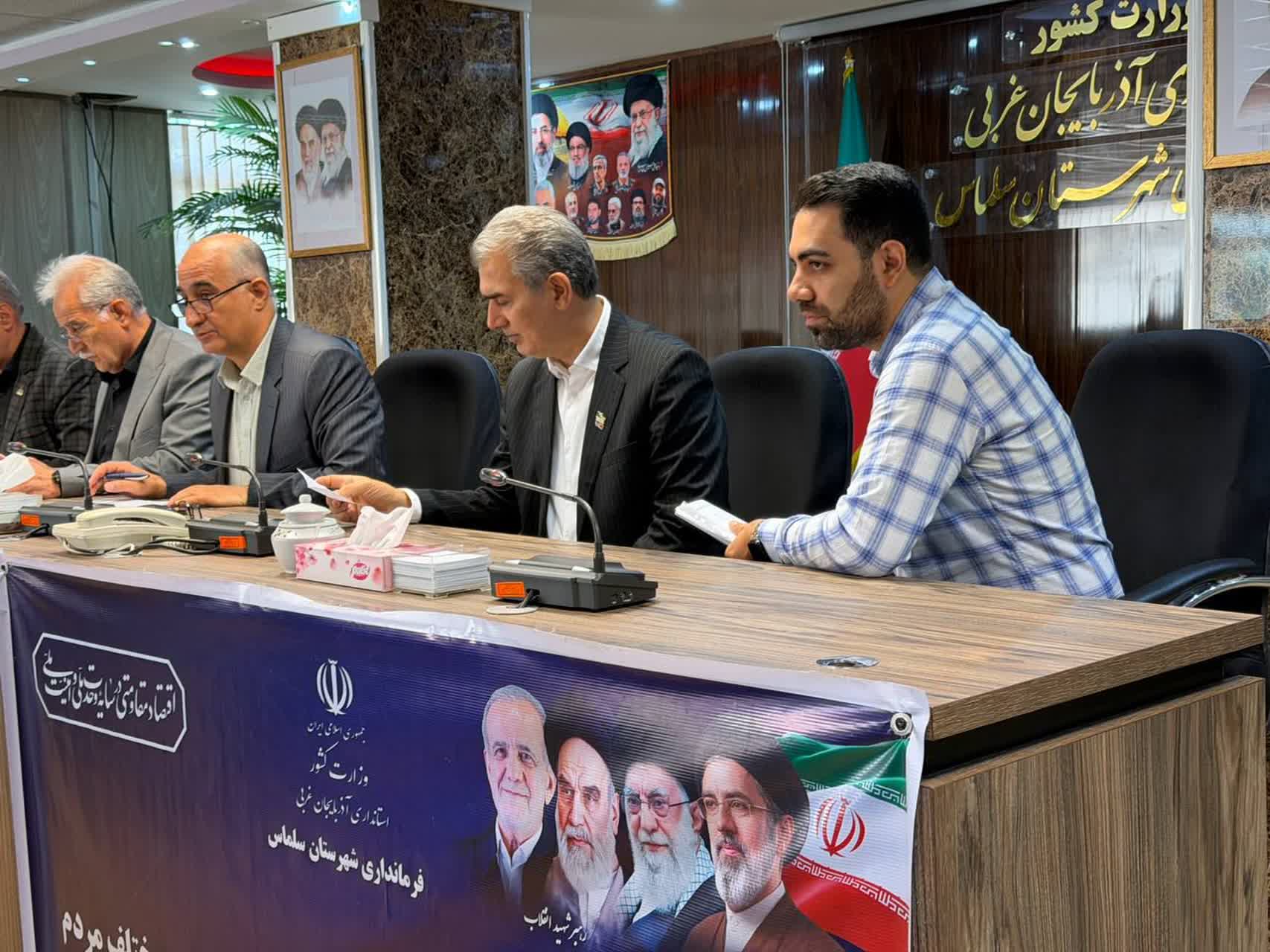🔹️ رسیدگی مدیرعامل شرکت گاز آذربایجانغربی به مطالبات مردمی در سلماس با حضور فرماندار شهرستان