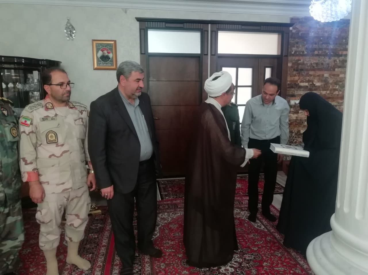 دیدار با خانواده معزز شهید شاخص استان