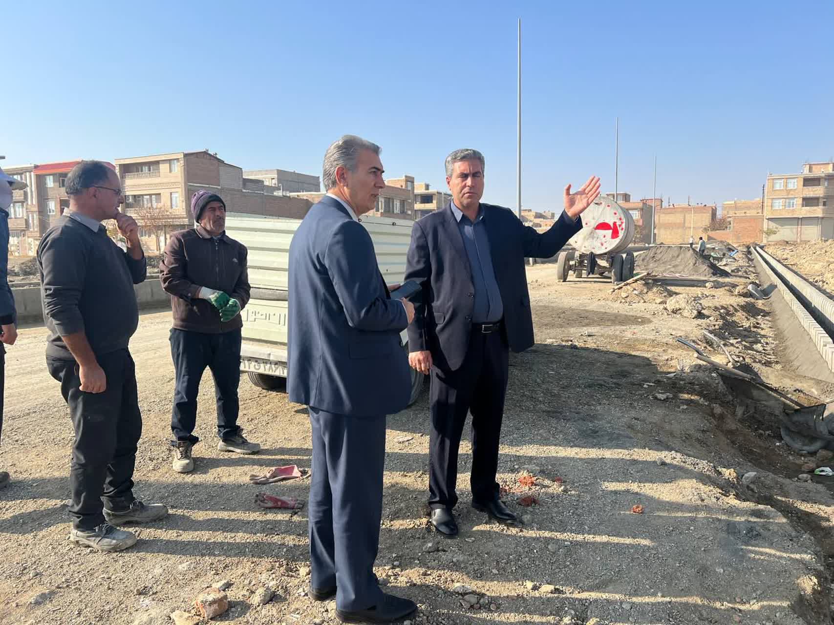 بازدید فرماندار سلماس از پروژههای عمرانی شهرداری / تأکید علائی بر تسریع در اجرای طرحها