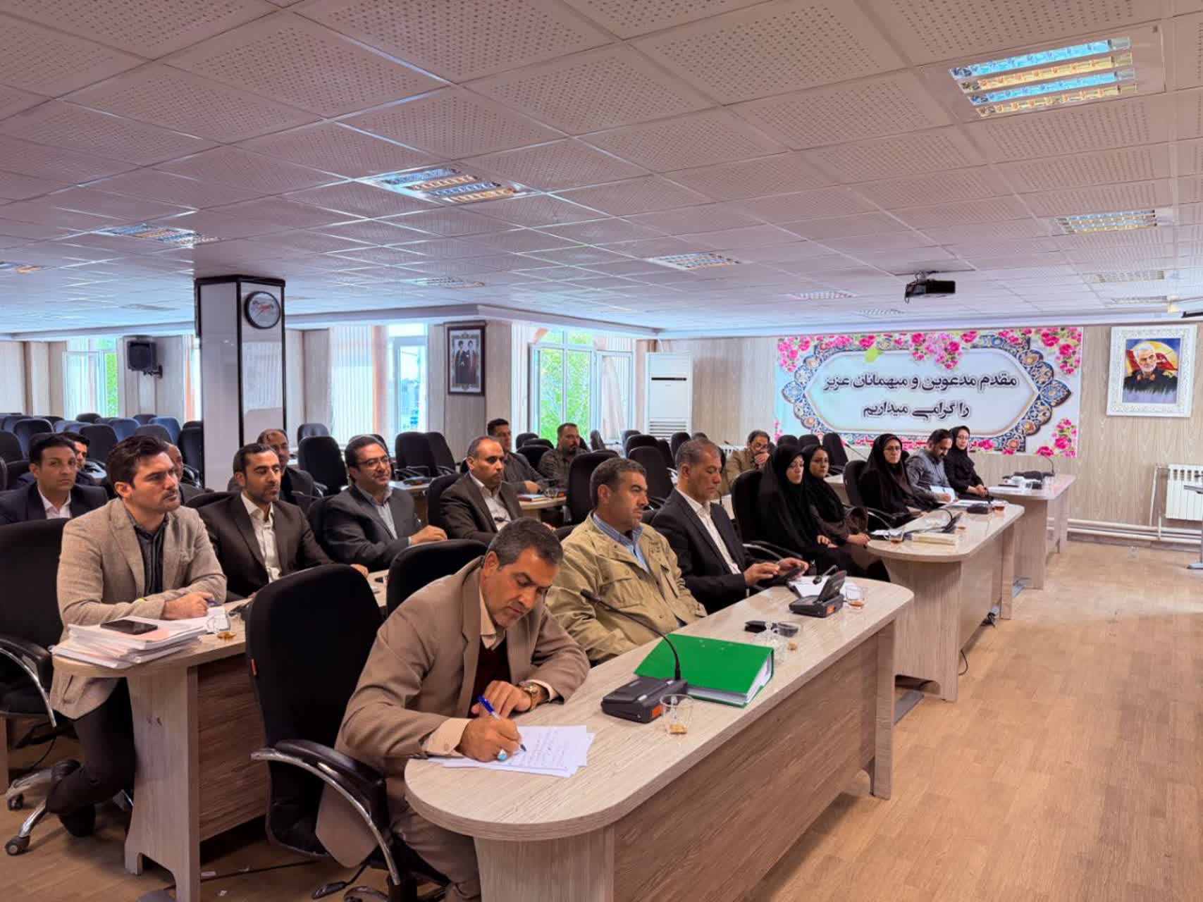 جلسه ستاد بازآفرینی شهری شهرستان سلماس به ریاست دکتر علائی فرماندار این شهرستان و با حضور مهندس قنبری شهردار سلماس برگزار شد.