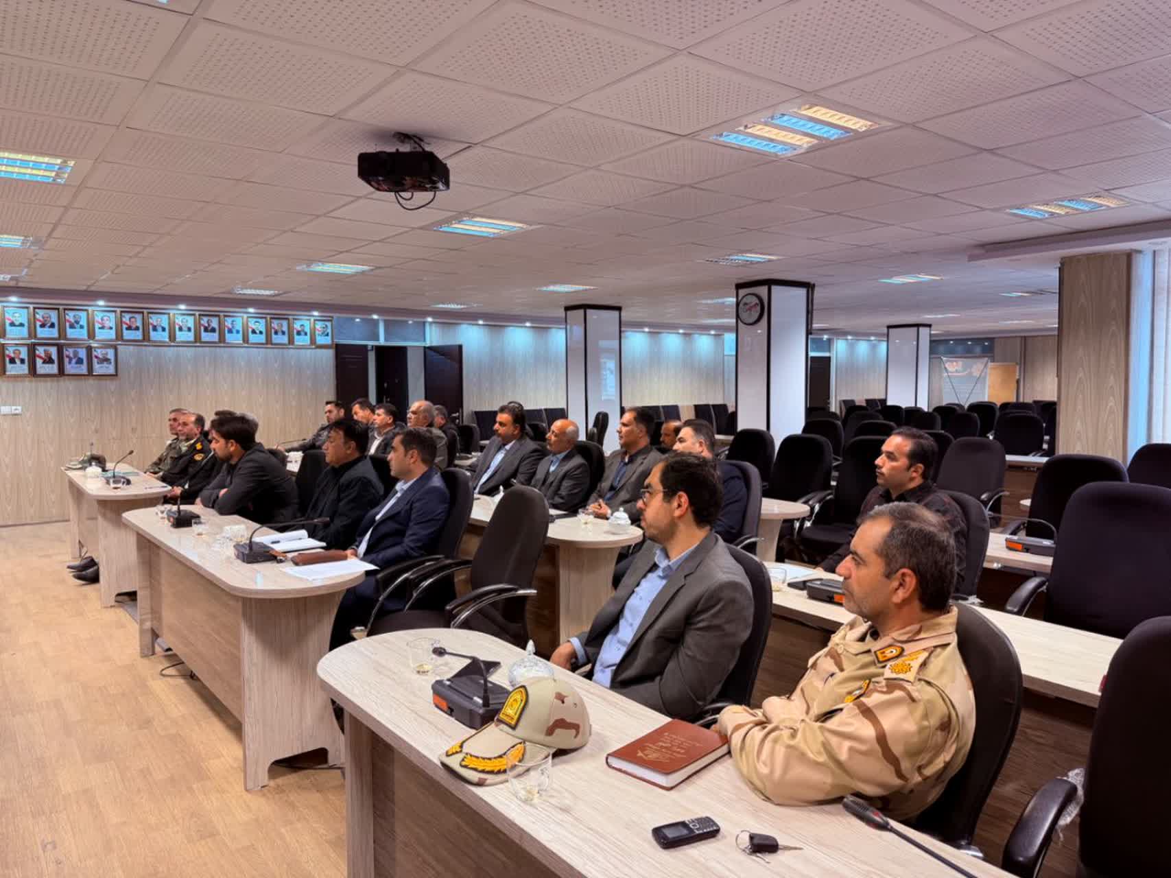 جلسه کمیسیون فرعی پیشگیری و مقابله با سرقت شهرستان سلماس به ریاست علائی فرماندار این شهرستان و با حضور دادستان عمومی و انقلاب و سایر اعضای کمیسیون در سالن جلسات شهید سالمی فرمانداری برگزار شد.