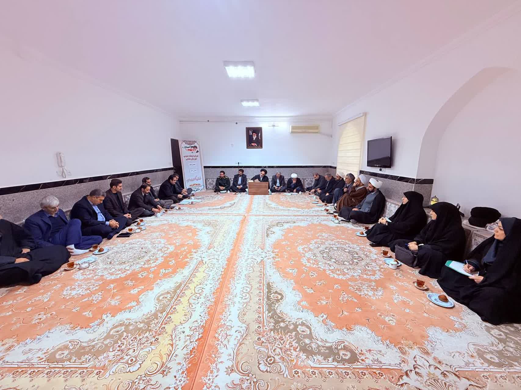 ✳️ هشتمین جلسه شورای فرهنگ عمومی شهرستان سلماس با حضور امام جمعه، فرماندار، اعضای شورا و رؤسای دستگاههای اجرایی در دفتر امام جمعه برگزار شد.