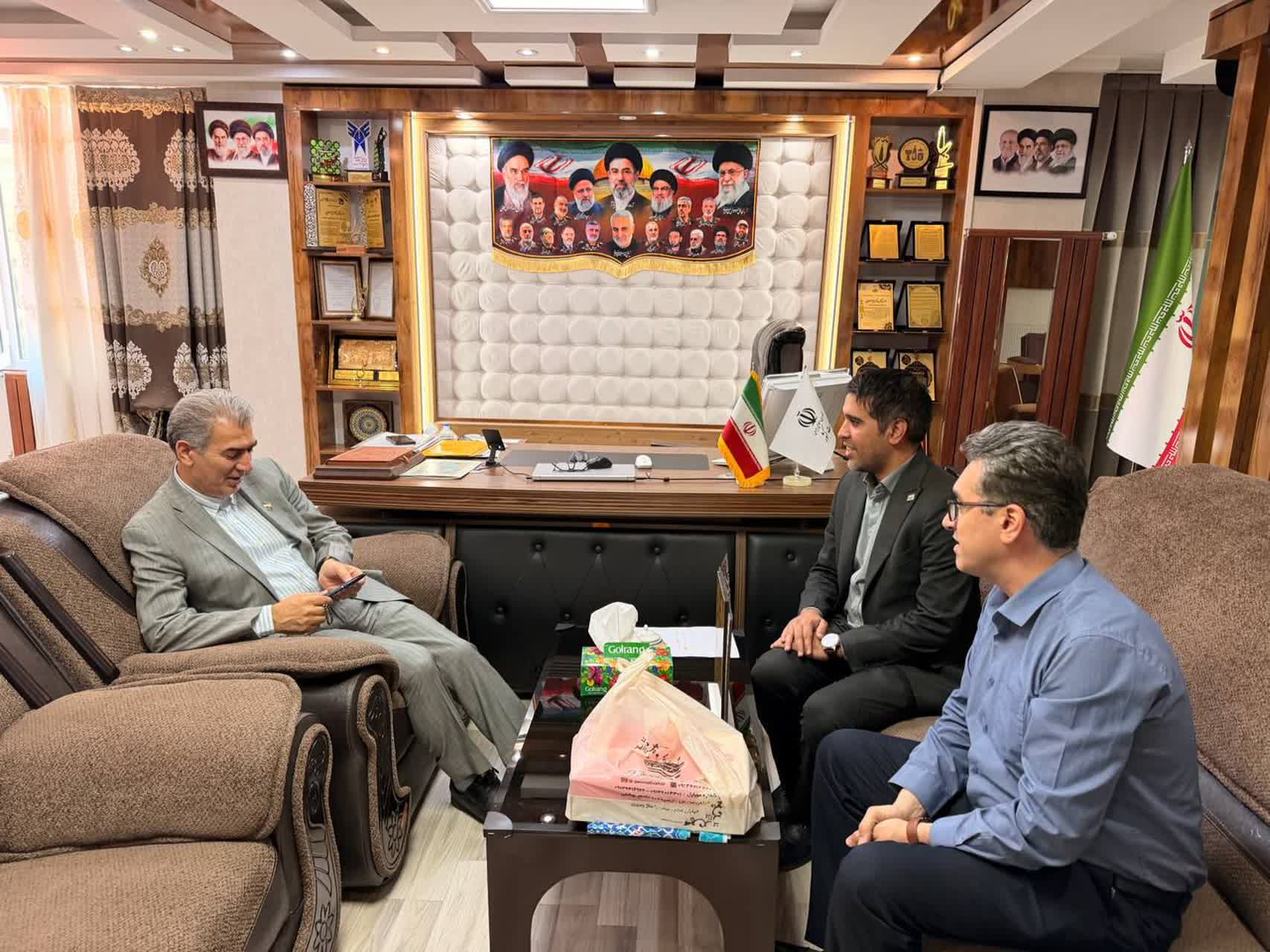 تجلیل رئیس سازمان نظام مهندسی ساختمان آذربایجانغربی از فرماندار سلماس