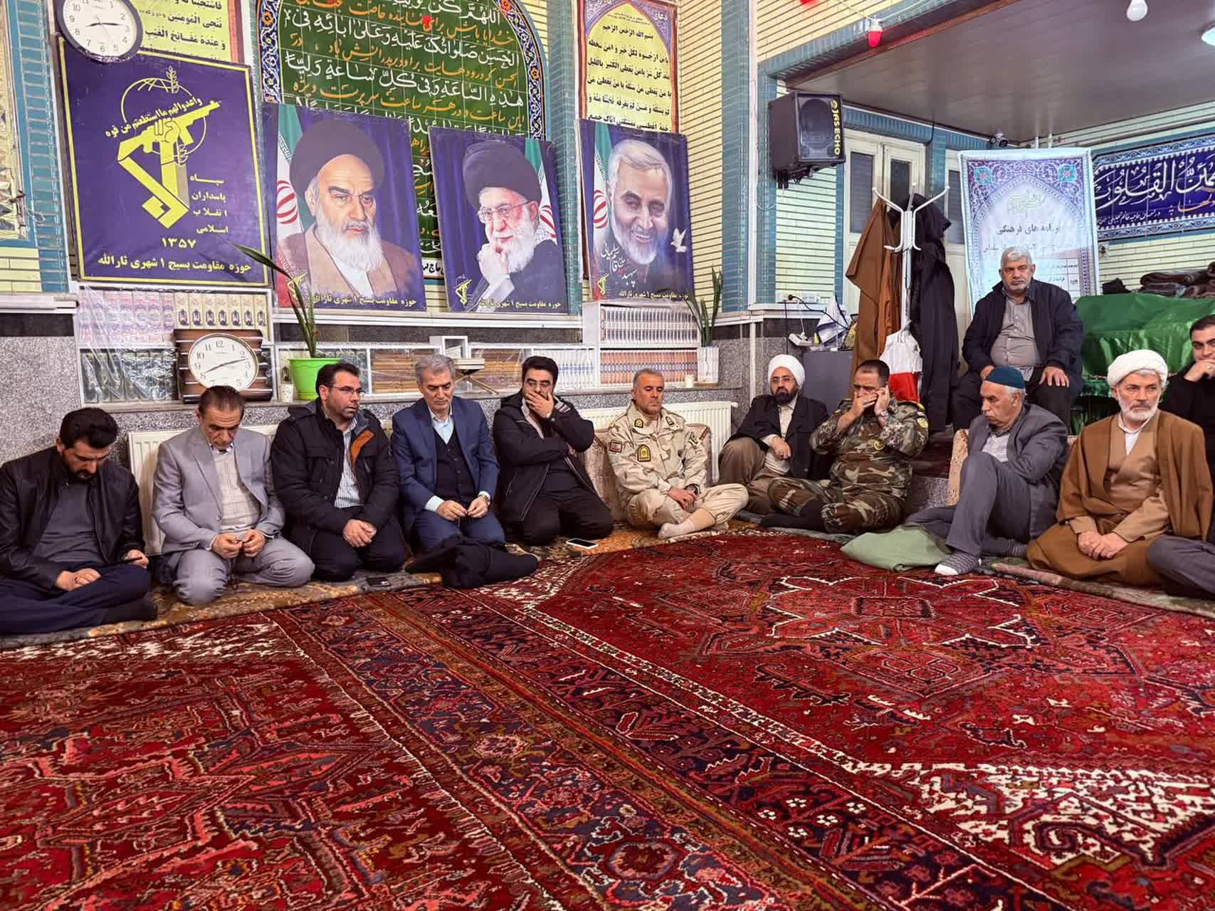 مراسم یادواره شهدا به مناسبت گرامیداشت سالگرد شهادت سپهبد شهید حاج قاسم سلیمانی در مسجد حاج امین‌الاسلام برگزار شد.