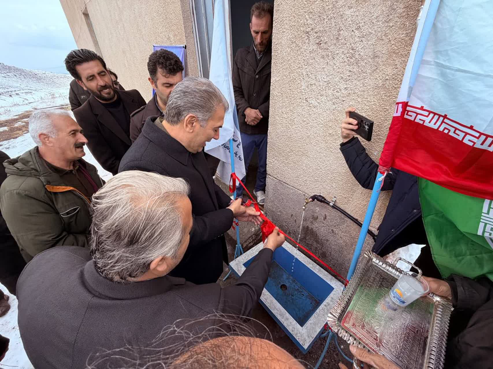 🇮🇷چهل و هفتمین فجر پیروزی🇮🇷  🔹پروژه تأمین آب شرب روستای قزل‌کند از توابع بخش کوهسار شهرستان سلماس با حضور فرماندار و جمعی از مسئولان محلی افتتاح و به بهره‌برداری رسید.