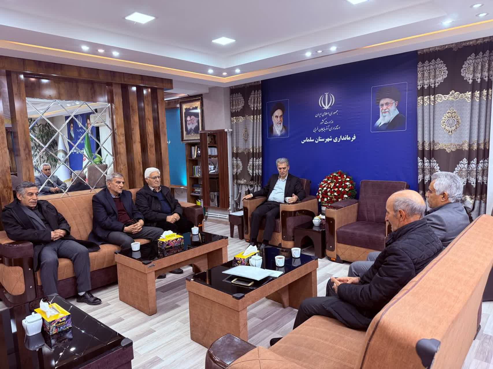 دیدار هیئت امناء مجمع خیرین بیمارستان خاتم‌الانبیاء با فرماندار شهرستان سلماس