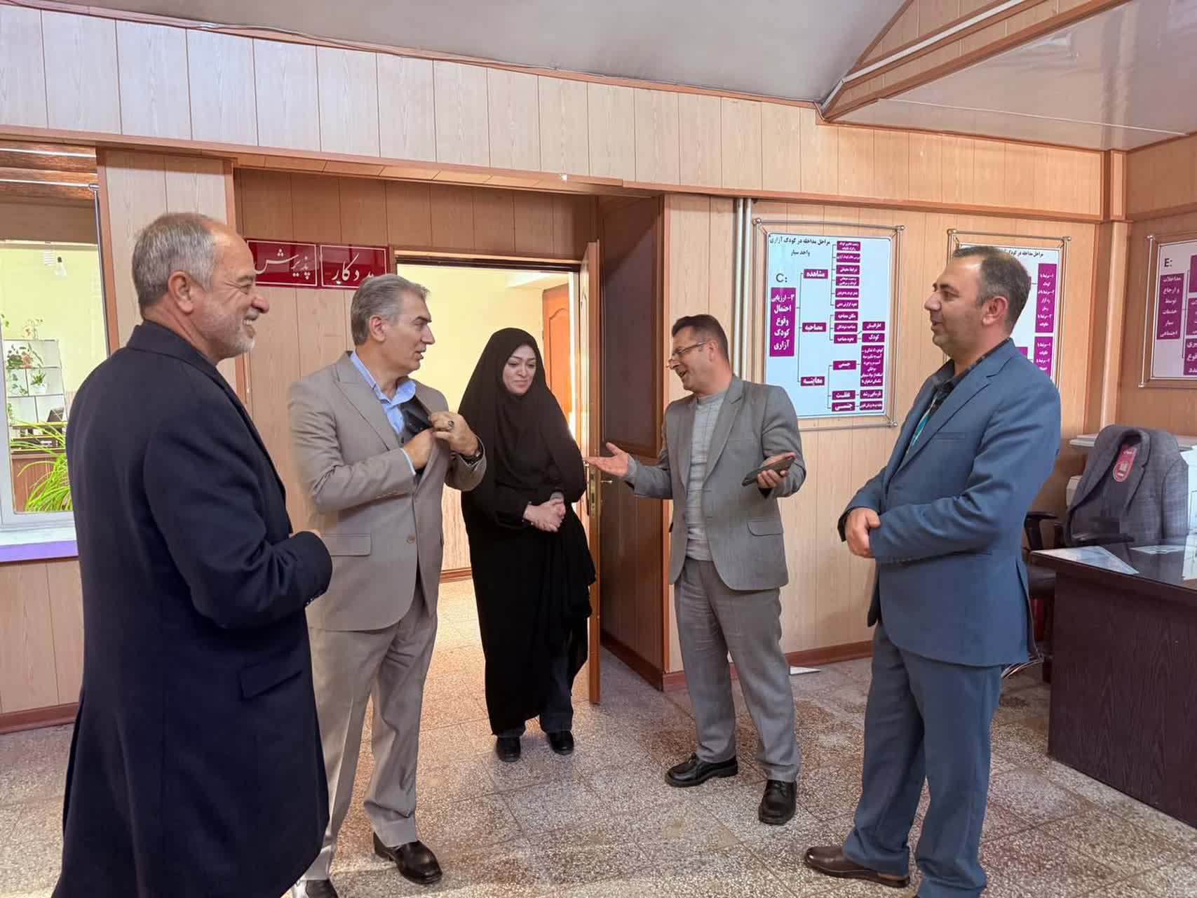 بازدید سرزده فرماندار شهرستان سلماس به همراه نماینده مردم شریف سلماس در مجلس شورای اسلامی از اورژانس اجتماعی شهرستان انجام شد.