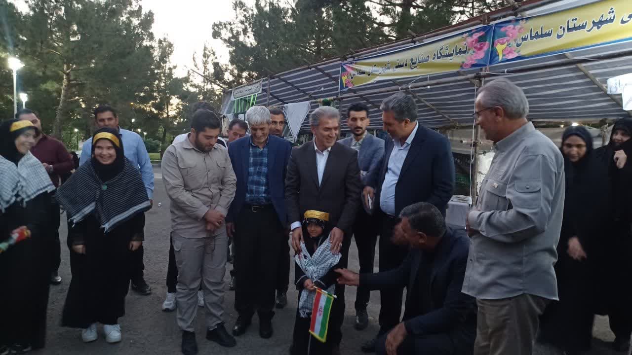 🔸 بازدید دکتر علائی فرماندار از نمایشگاه عفاف و حجاب و توانمندیهای بانوان در پارک چمران سلماس