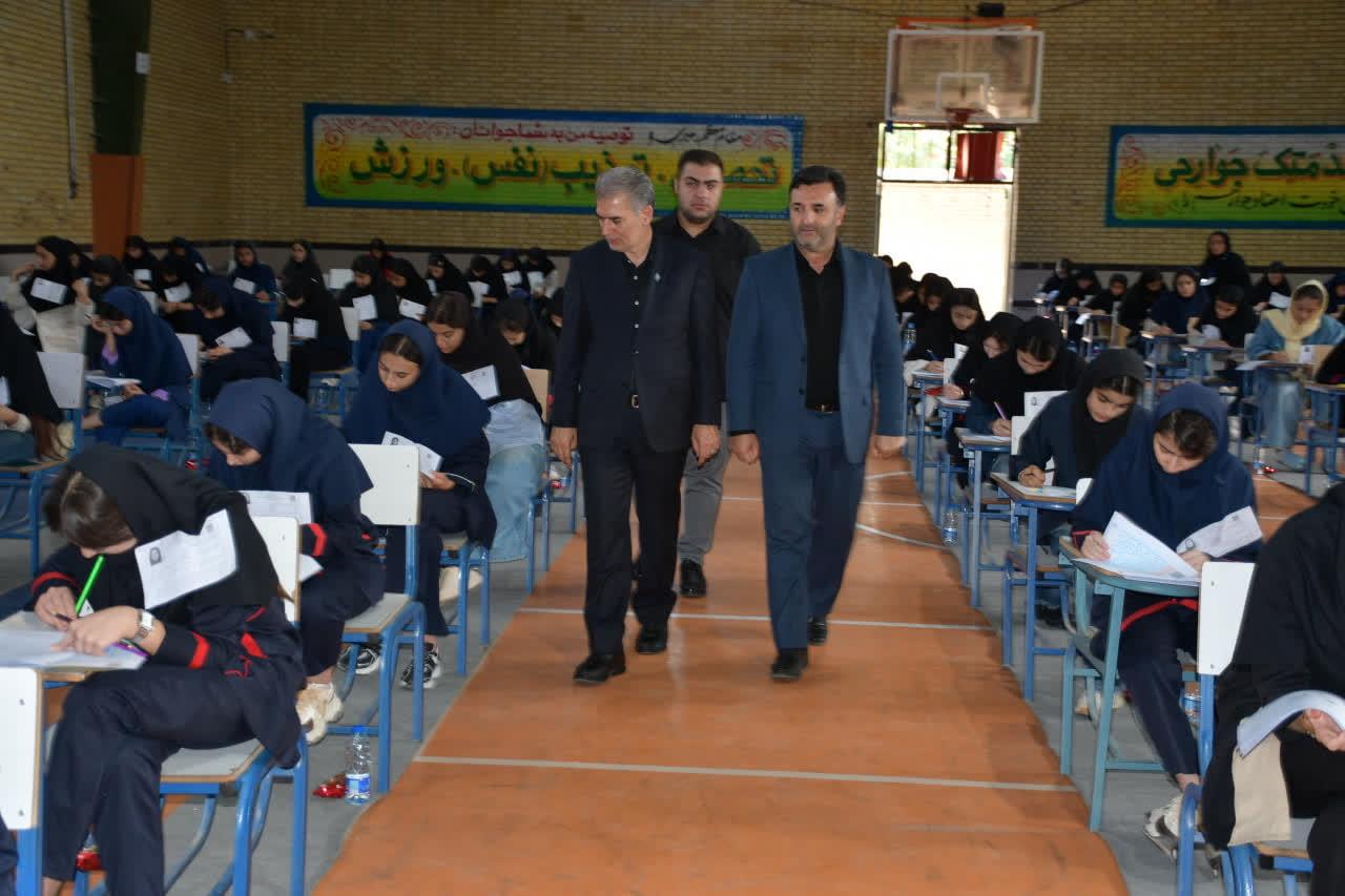 بازدید فرماندار و مسئولان شهرستان سلماس از حوزههای برگزاری آزمون ورودی مدارس سمپاد و نمونه دولتی
