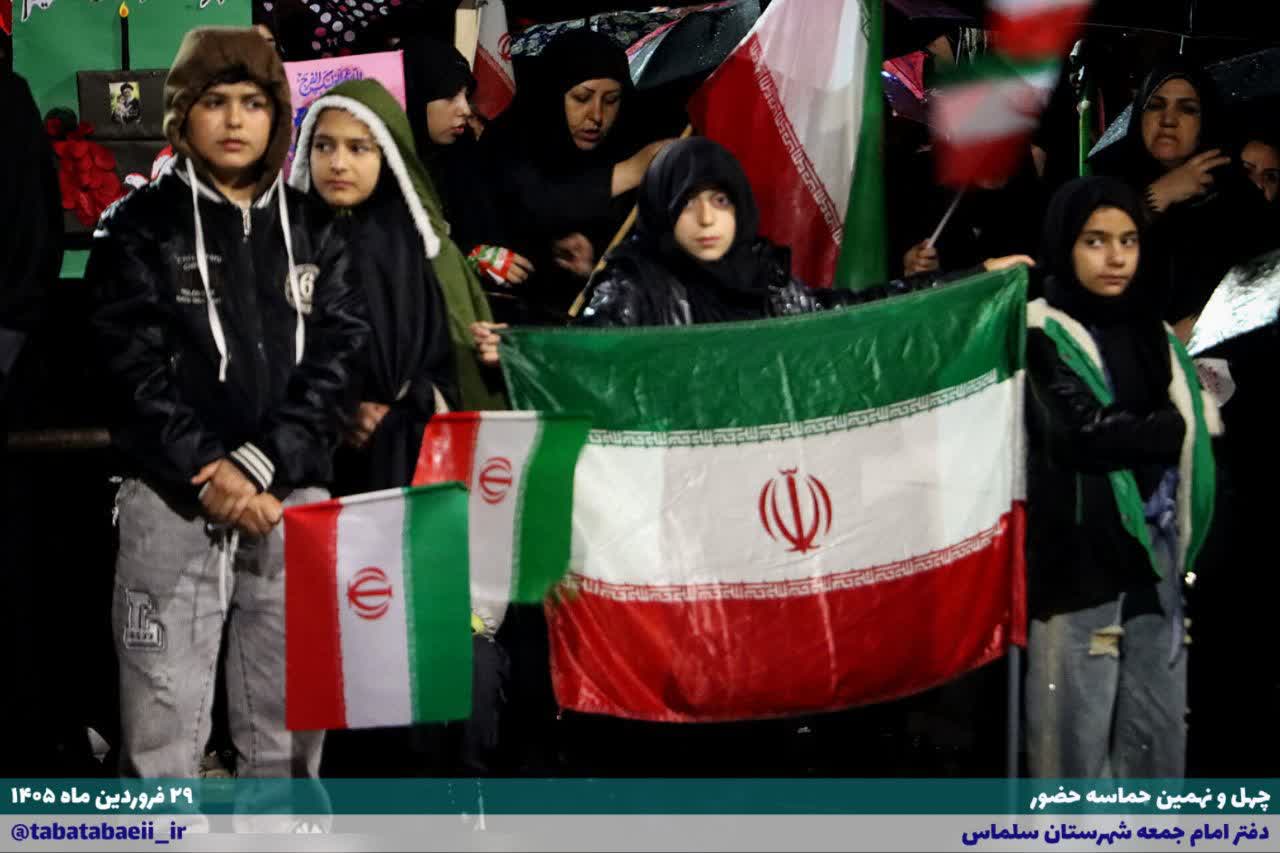 بارش رحمت الهی بر پیکر همبستگی؛ در چهل‌ونهمین شب پیاپی، فرماندار و مسئولان در کنار مردم سلماس با جلوه‌ای متفاوت برگزار شد