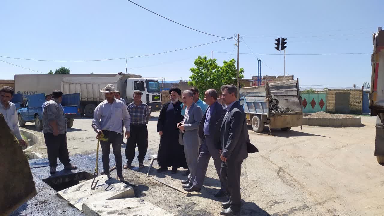 🔰بازدید نماینده مردم و فرماندار سلماس از پروژههای آسفالتریزی روستاهای بخش لکستان