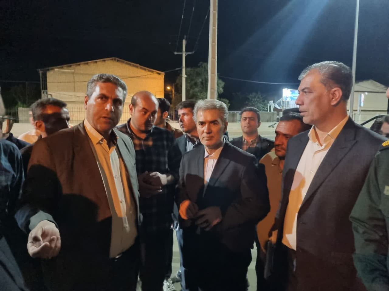 بازدید میدانی دکتر علائی و مسئولان از خیابان 12 متری سلماس برای بررسی وضعیت آسفالت و فاضلاب