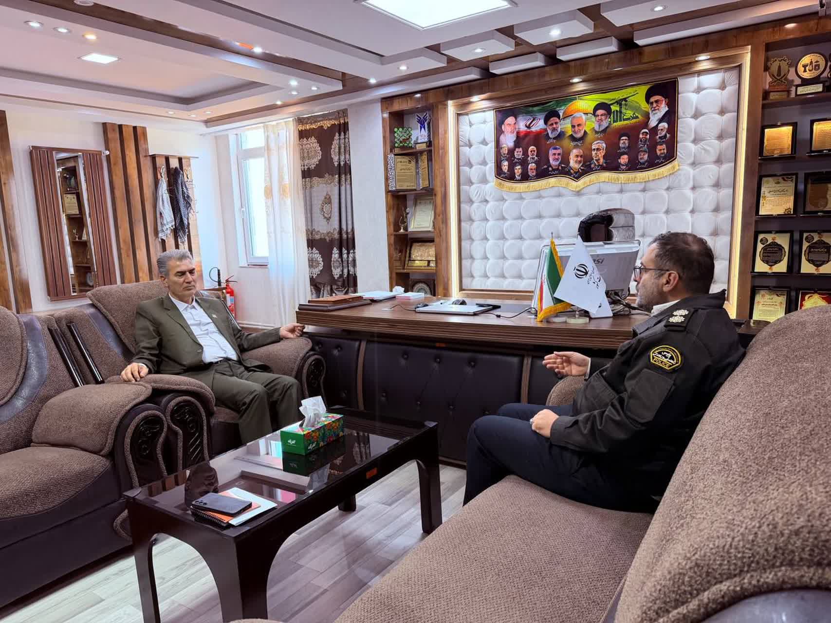 🔹در آستانه فرارسیدن ایام نوروز و افزایش ترددهای شهری رئیس پلیس راهور شهرستان سلماس با فرماندار این شهرستان دیدار و گفت‌وگو کرد.