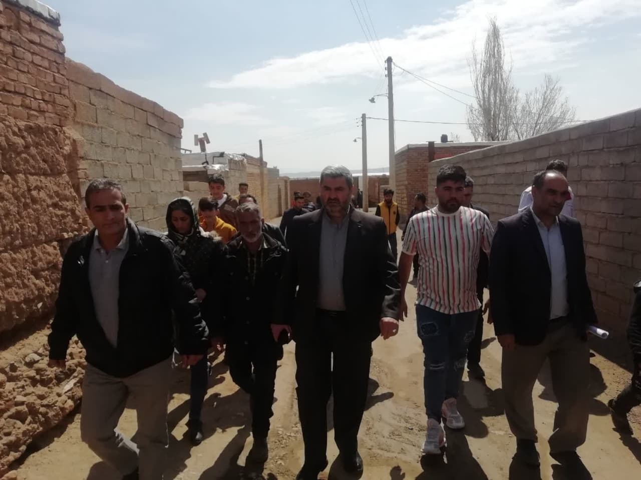 بازدید فرماندار از مناطق زلزله زده شهرستان سلماس