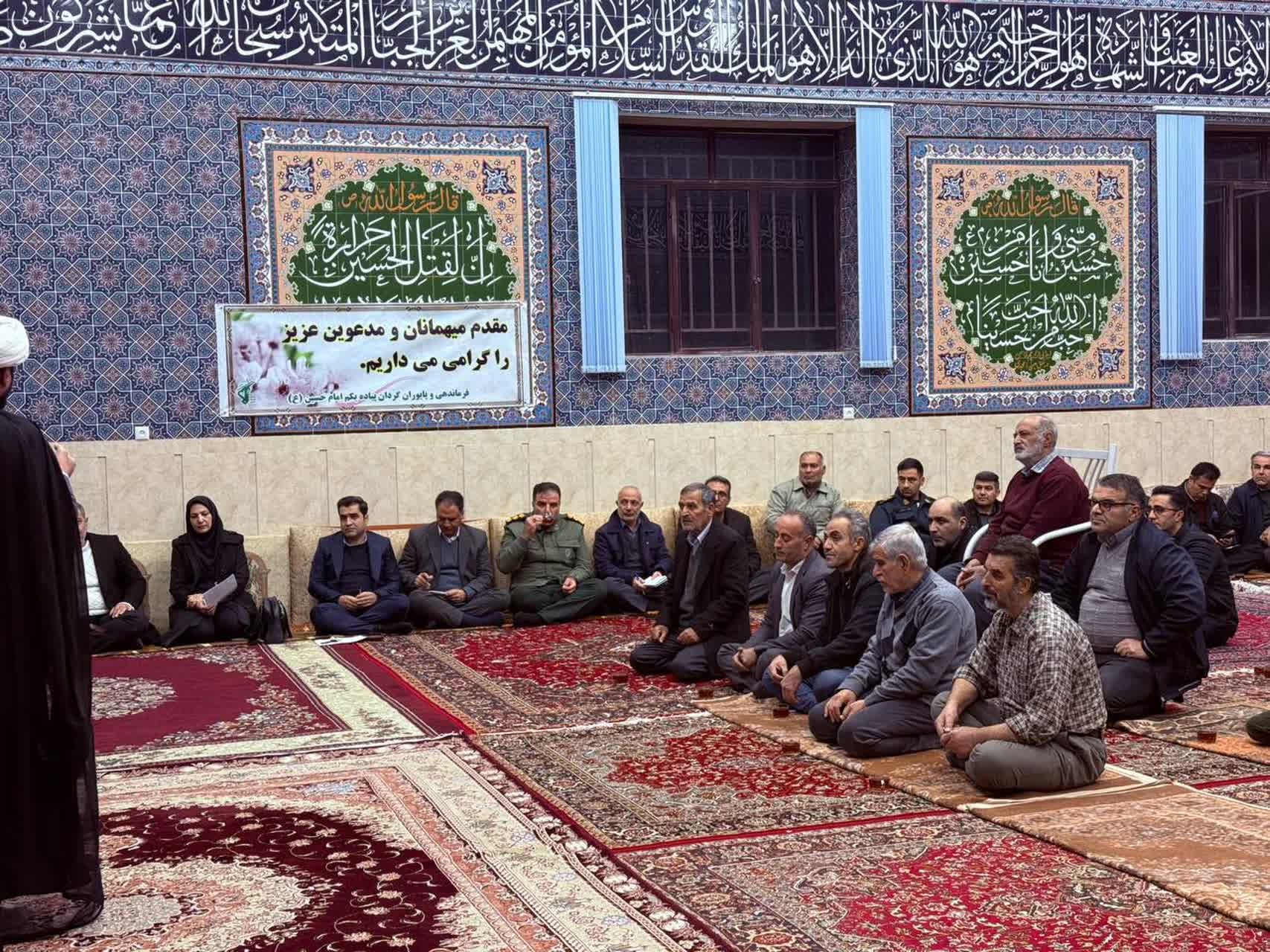 برگزاری میز خدمت جهادی در سلماس با حضور فرماندار و پاسخگویی مستقیم به مطالبات مردمی